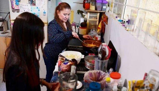 Transformar hogar en salón y oficina; retos de mujeres en pandemia: UNAM | Guía Ceneval Resuelta 2021 Acredita al 100%